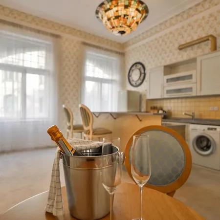 Apartment Parizska Old Town Square *